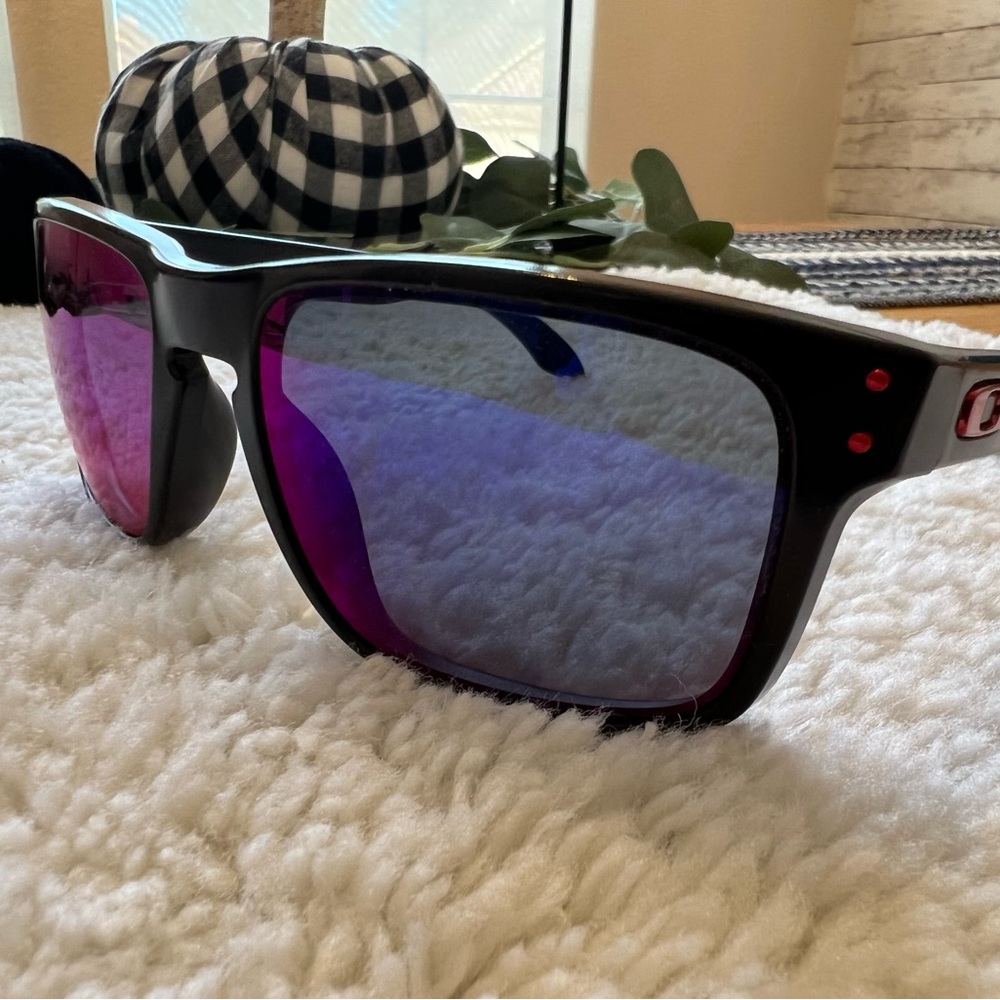 Oakley Holbrook sunglasses purple